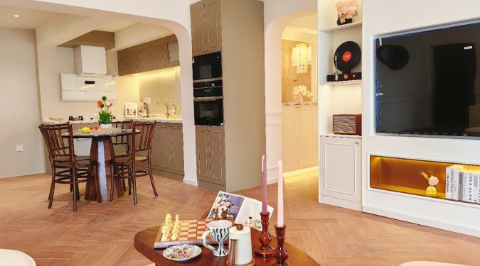 Beautiful decoration style hided in Shanghai's Compound