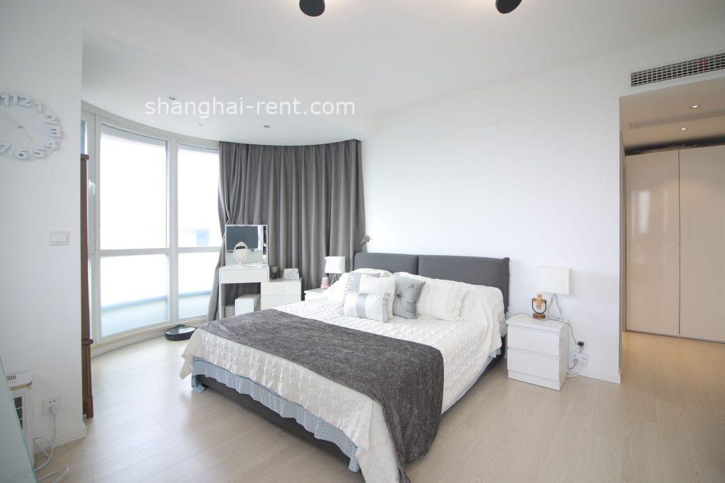 2233b31dd9aefbed537f8dc940e7d9c8